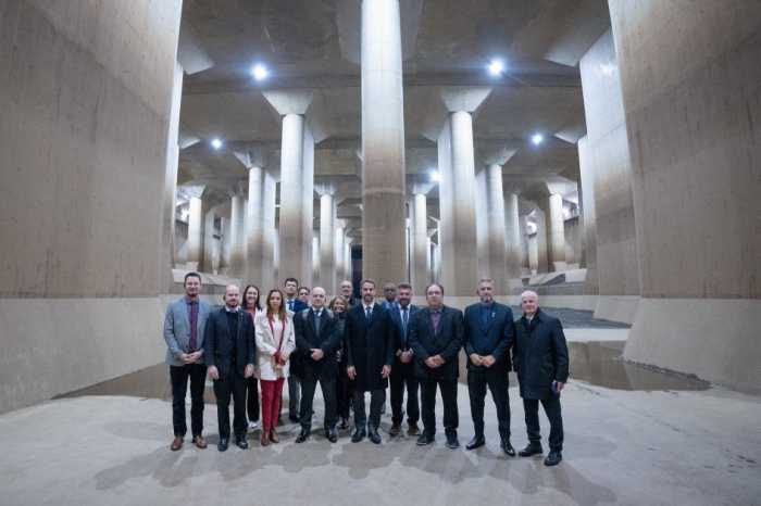 MISSÃO INTERNACIONAL - No Japão, comitiva gaúcha visita infraestrutura de controle de enchentes em “Catedral Subterrânea” de Saitama